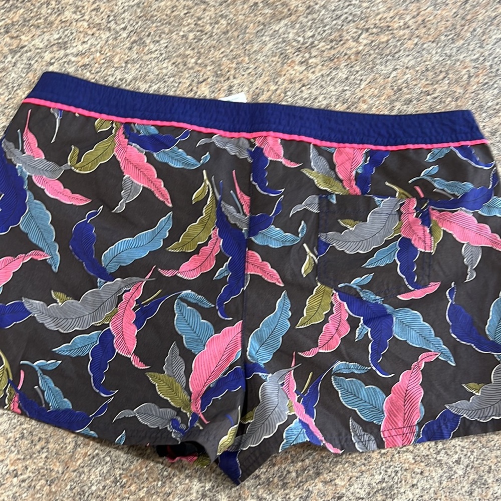 Boden board shorts, size 16 - Picture 9 of 9